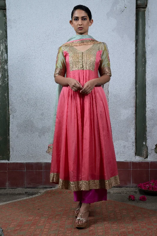 Jaji: Pink Salwar